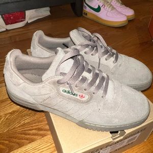 Yeezy Powerphase Size 9, 9/10